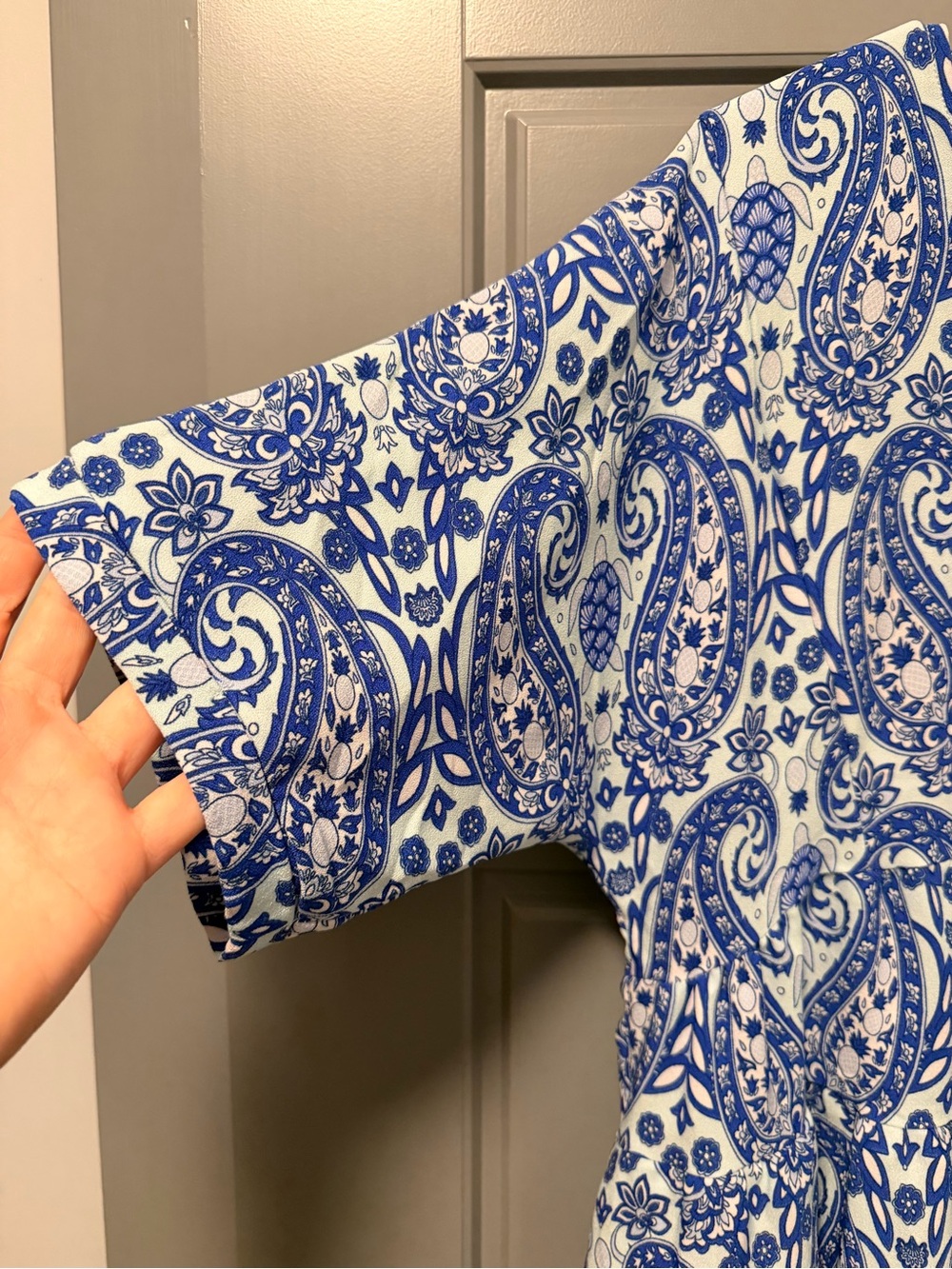 Simply Southern Blue and White Paisley V-Neck Babydoll Dress MEDIUM NWT - Picture 4 of 8